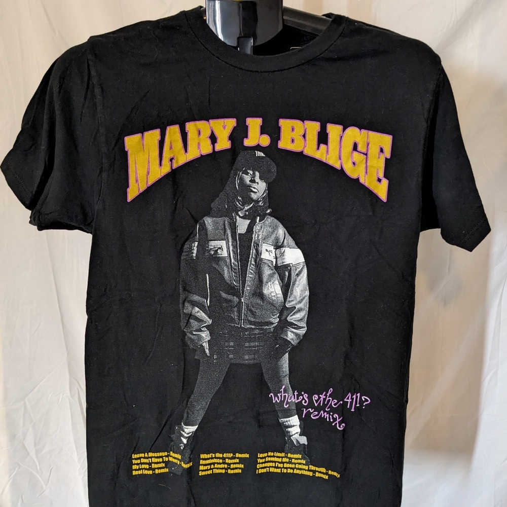 What's the 411 Mary J Blige graphic T-shirt Size M